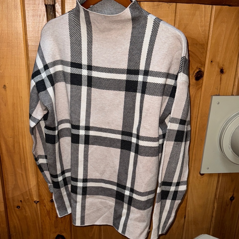 Max Studio Black and Cream Plaid Turtleneck Sweater